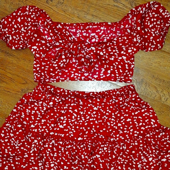 Red/White Skirt and Top Set - Picture 2 of 6